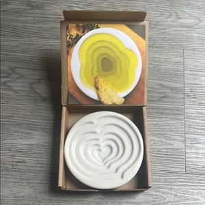 White Ceramic Olive Oil Ripple Plate